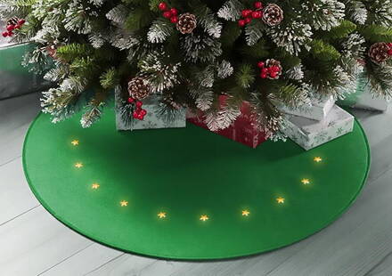 Koberec MagicHome Vianoce, zelený, s hviezdičkami, 22 LED, teplá biela, 2xAA, 90 cm